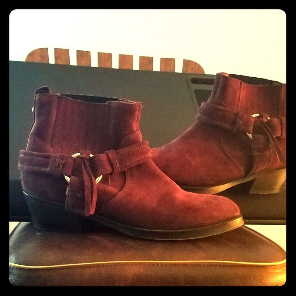 DIESEL BURGUNDY SUEDE ANKLE BOOTS